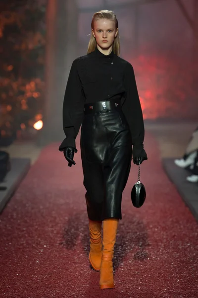 Look 2